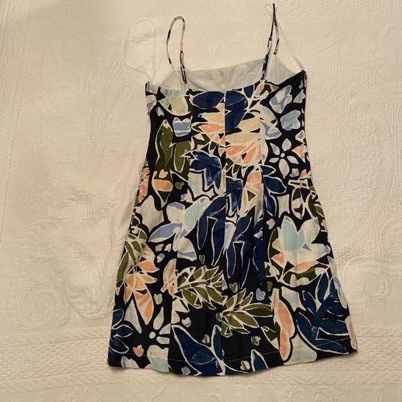 Lush size S dress- super flattering, short, hourglass fit - Picture 6 of 7